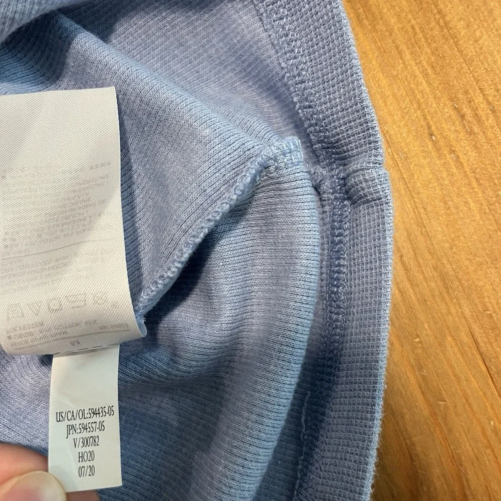 Banana Republic Henley Shirt Men's Medium Waffle Knit Cotton Blend Light Blue LS